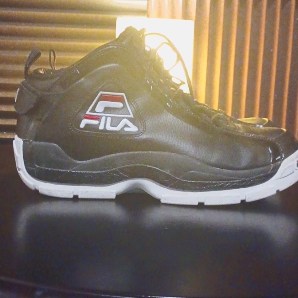 Men's Fila mid top shoes,  size 13, black